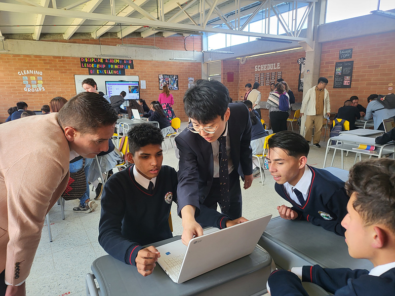 인천광역시교육청, 콜롬비아 첨단교실 구축 공로 감사패 수상, 사진/인천시교육청 제공