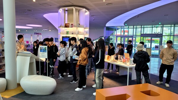 공간디자인 우수사례  학생 견학 활동. 사진/인천광역시교육청 제공