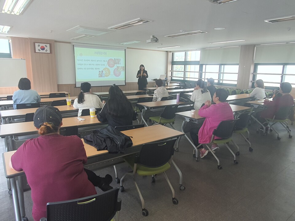 의정부교육지원청, 관내 장애학생 학부모 대상‘도전행동에 대한 예방-교수-강화 전략’연수 실시했다. 사진 / 경기도교육청 제공
