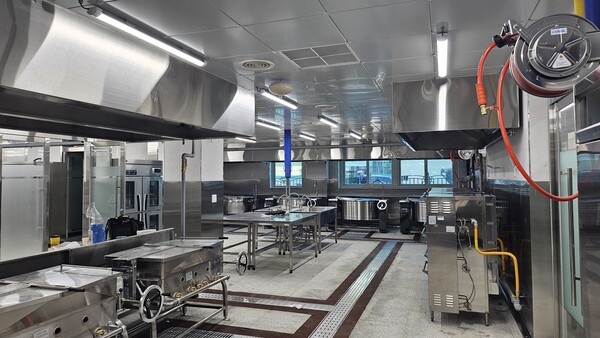 인천서부교육지원청이 학교급식 환경 개선을 진행 할 예정이다, 급식실 사진 / 인천서부교육지원청 제공