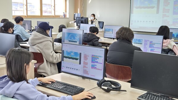 김포 공유학교에서 겨울방학 프로그램을 진행중이다, 사진 / 경기도교육청 제공