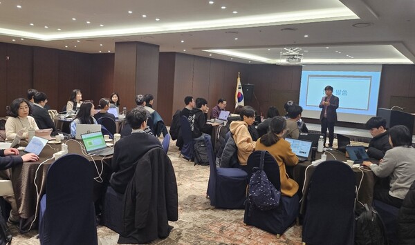 '하이러닝 선도교원'을 선발하고, 연수를 진행 중이다, 사진 / 경기도교육청 제공