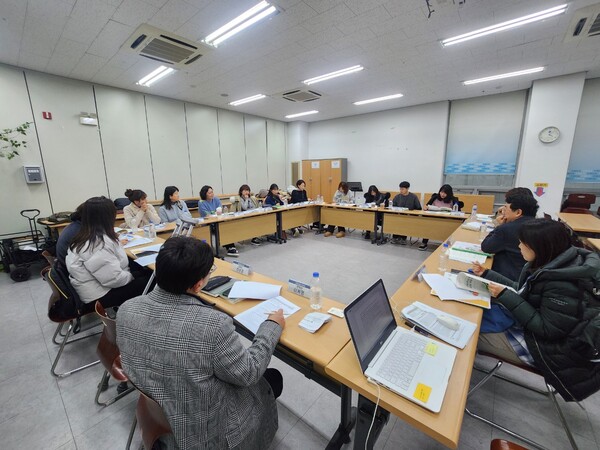 '인천형 세계시민교육 효과성 측정 연구' 결과 보고회를 진행 중이다, 사진 / 인천광역시교육청 제공