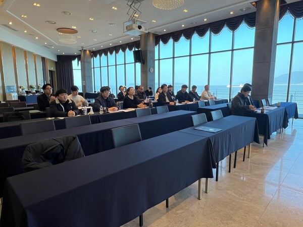 '2025 읽걷쓰 기반 체험교육프로그램 정책연구 성과공유 세미나’를 진행 중이다, 사진 / 인천광역시교육청학생교육원 제공