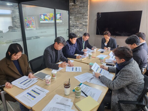 학교 운동부 청렴 반부패 추진 업무 담당자 회의를 진행 중이다, 사진 / 인천광역시교육청 제공