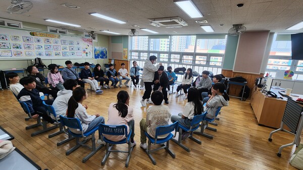 학생 참여·체험 중심의 학교폭력 예방 역할극 ‘함께 어울림, 마음 두드림’을 운영 중이다, 사진 / 인천광역시교육청 제공