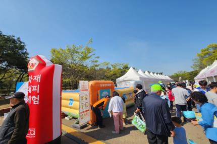 ‘2025년 찾아가는 재난안전 체험부스’를 운영 중이다, 사진 / 인천광역시청 제공