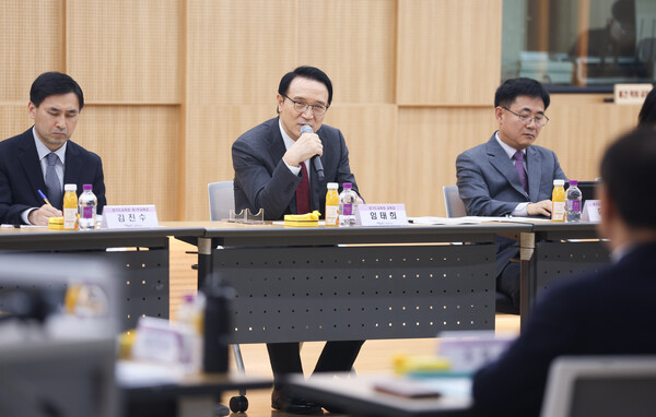 ‘2025학년도 연구학교’의 안정적 운영과 지원을 위한 담당자 협의회를 진행 중이다, 사진 / 경기도교육청 제공