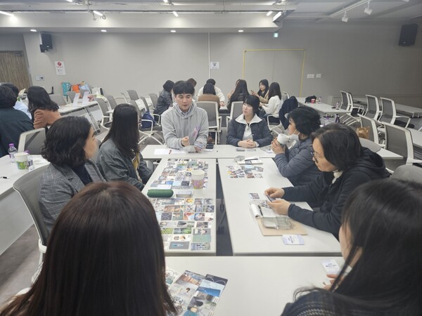 초지 초·중·고 교사를 대상으로 ‘2025 수학 클리닉 역량강화 직무연수(기초과정, 심화 과정)’를 진행하는 중이다, 사진 / 인천광역시교육청 제공