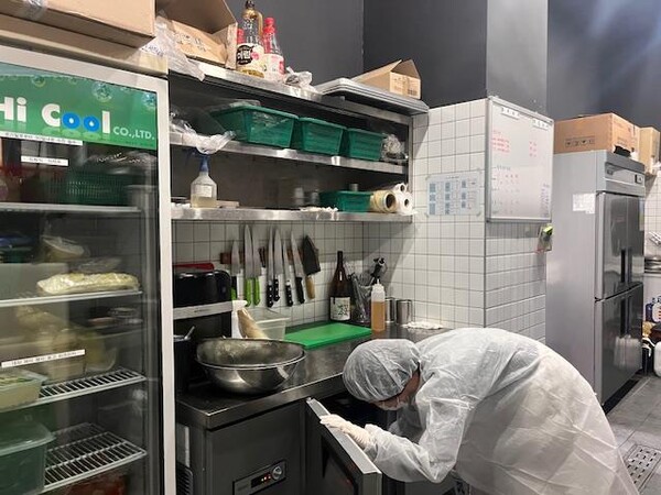 배달음식점을 대상으로 집중 위생 점검을 실시하는 중이다, 사진 / 인천광역시청 제공