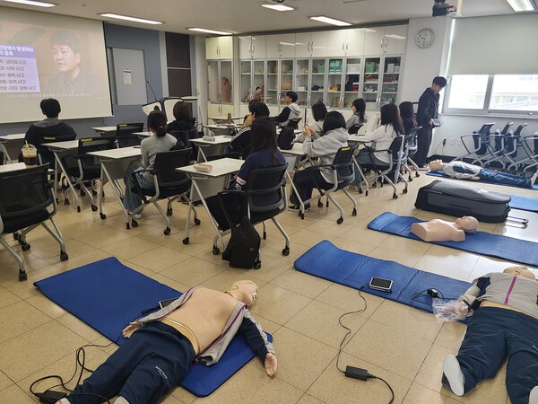 남부결대로진로센터는 4월 18일부터 11월 14일까지 재능대학교와 연계해 진로체험 프로그램을 운영 중이다, 사진 / 인천광역시교육청 제공