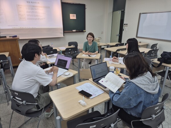 ‘서·논술형 평가 핵심 교원 연수’를 운영 중이다, 사진 / 인천광역시교육청 제공
