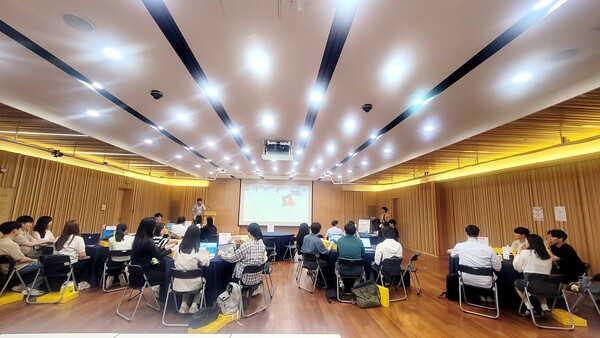 ‘2025 서부 중등 신규교사 연수’를 진행하는 중이다, 사진 / 인천서부교육지원청 제공