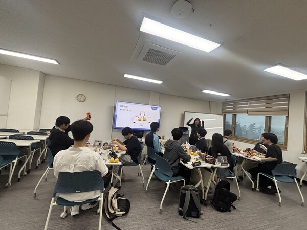 결대로진로센터에서 관내 중·고등학생을 대상으로 진로 심화 프로그램을 운영 중이다, 사진 / 인천광역시교육청 제공