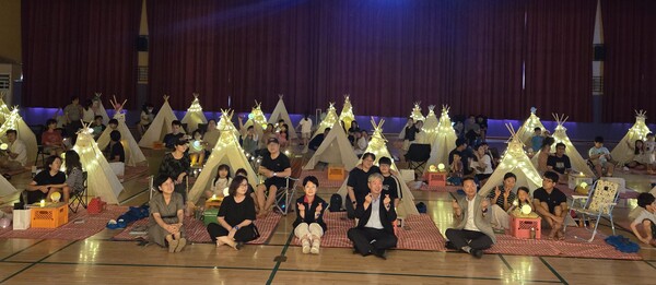 관내 초·중등 학생과 학부모 등 교육 가족 120명을 대상으로 ‘북부 별별 가족 독서캠프’를 운영 중이다, 사진 / 인천북부교육지원청 제공