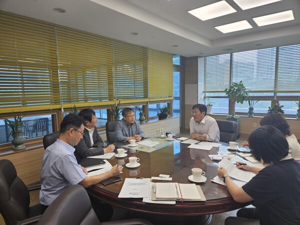 인천지방조달청에서 간담회를 진행 중이다, 사진 / 인천광역시청 제공