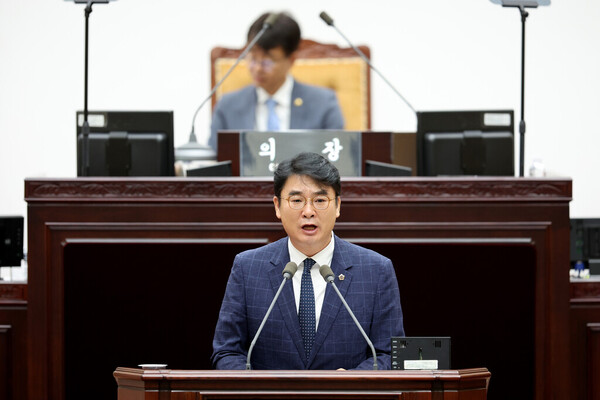 인천광역시의회 조현영 의원이 시립체육시설 공공성을 회복시키라는 의견을 제시하고 있는 중이다, 사진 / 인천광역시의회 제공