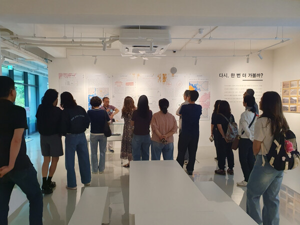 전국 학교 관리자, 수도권 교사, 재외동포 학생 등 총 518명이 참여한 ‘2025 강화에듀투어’를 진행 중이다, 사진 / 인천광역시교육청 제공