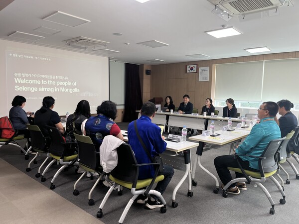 경기도교육청에서 한국어 기반 온라인 교육과정의 현지 적용 가능성에 대한 협의회를 진행 중이다, 사진 / 경기도교육청 제공