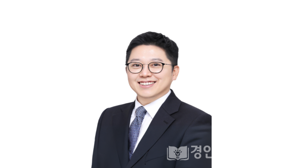 (전)김 ∙ 장 법률사무소 근무 ｜  법무법인 화온 대표변호사 오정환